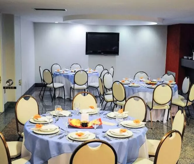 בית מלון כפרי Boulevard Plaza