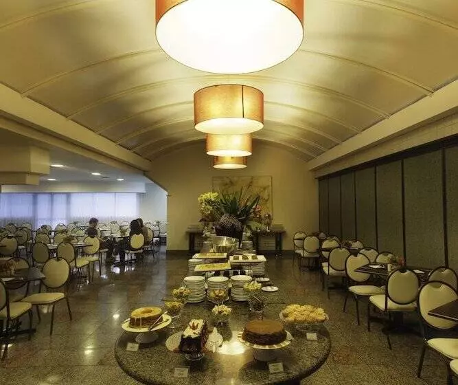 בית מלון כפרי Boulevard Plaza