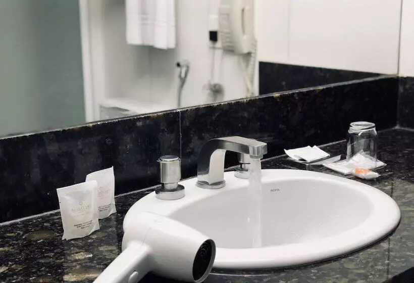 בית מלון כפרי Boulevard Plaza