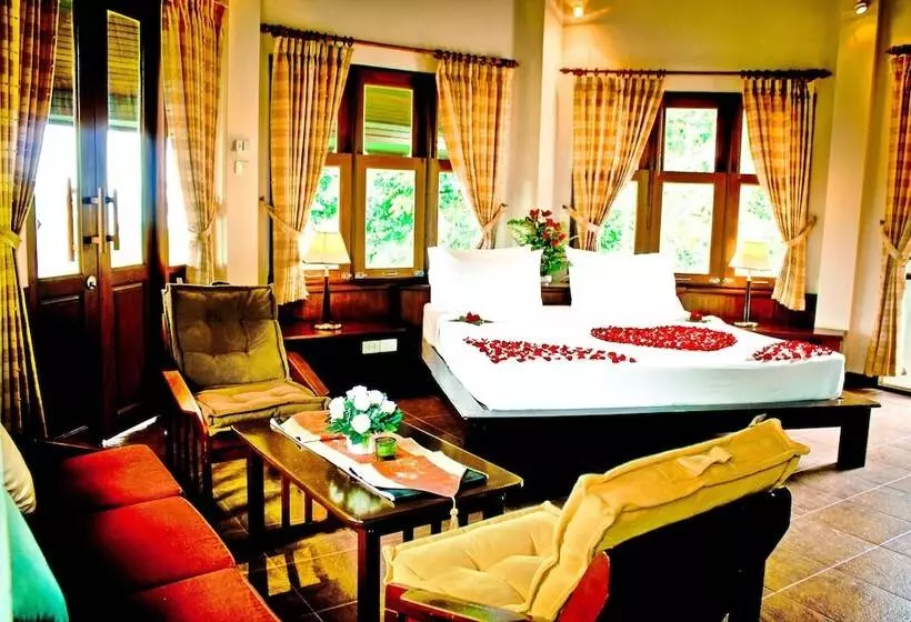 בית מלון כפרי Chaweng Bay View Resort