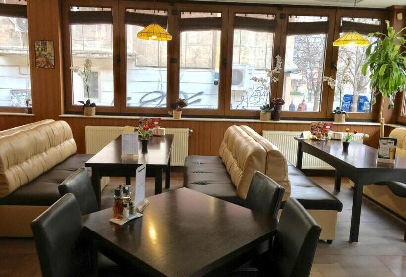 בית מלון כפרי Cosmos