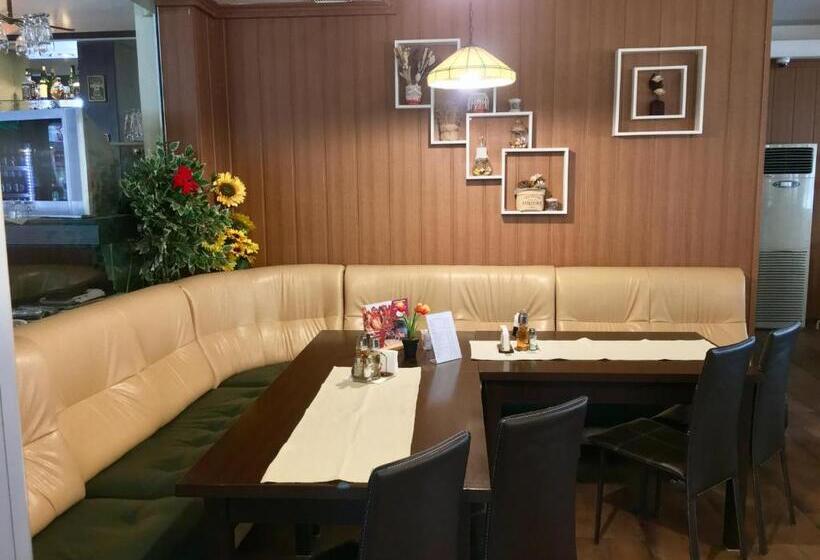 בית מלון כפרי Cosmos