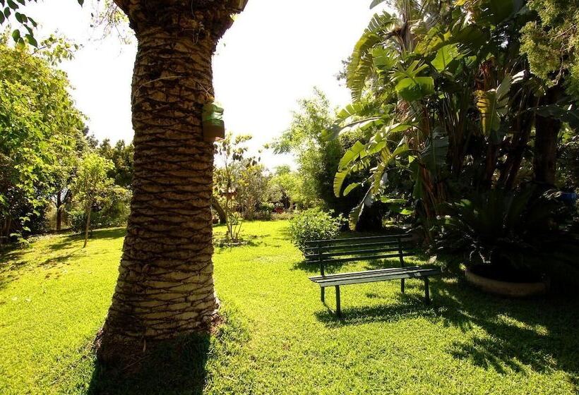 בית מלון כפרי Eden Riviera