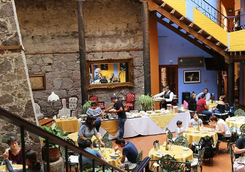 هتل El Meson De Los Poetas