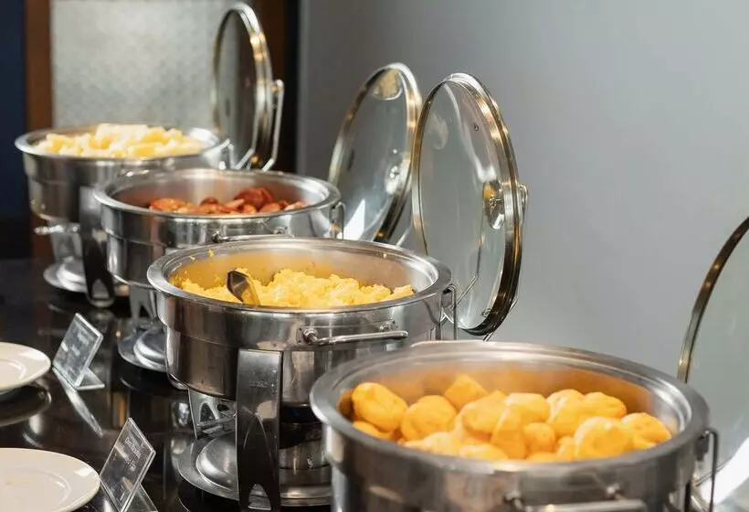 Hotel Golden Tulip Porto Vitoria