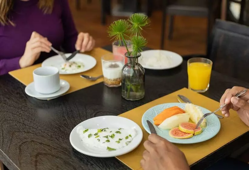 Hotel Golden Tulip Porto Vitoria