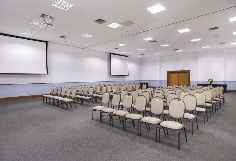 Hotel Golden Tulip Porto Vitoria