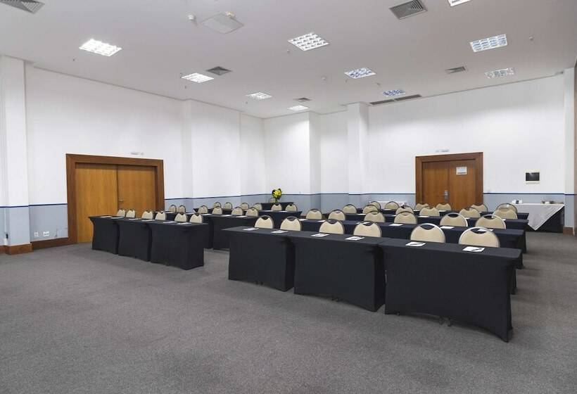 Hotel Golden Tulip Porto Vitoria