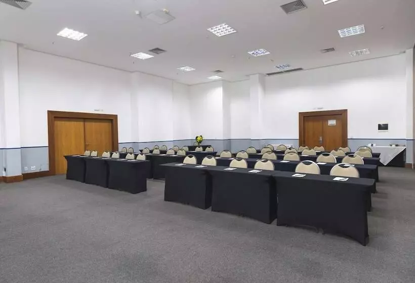 Hotel Golden Tulip Porto Vitoria