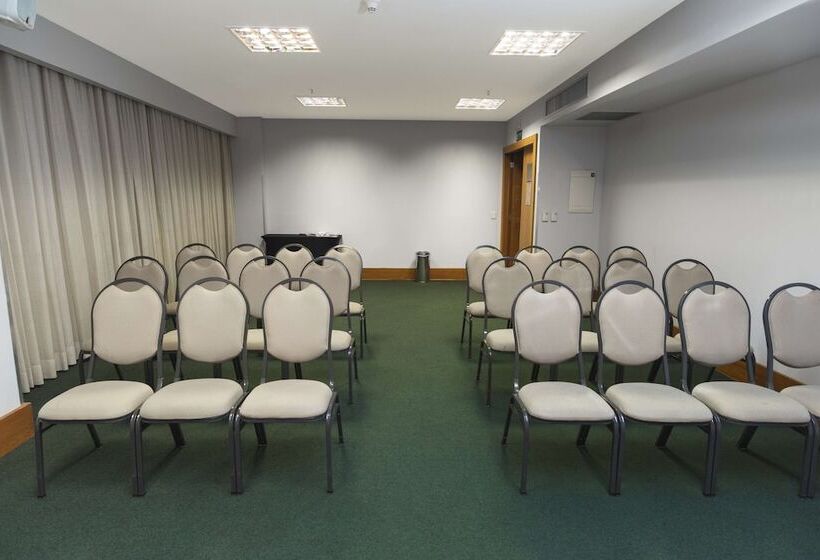 Hotel Golden Tulip Porto Vitoria