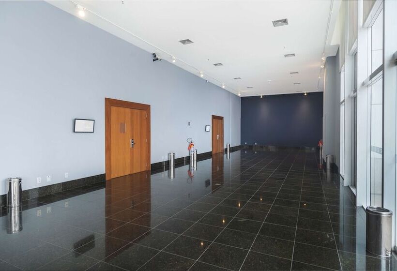 Hotel Golden Tulip Porto Vitoria