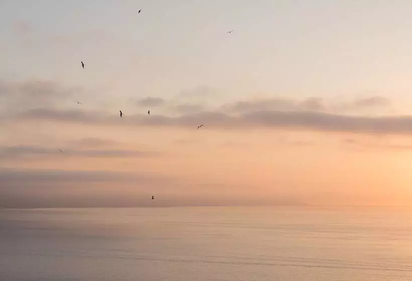 בית מלון כפרי Grand Miramar All Luxury Suites & Residences