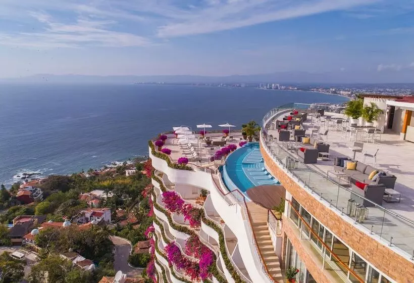 בית מלון כפרי Grand Miramar All Luxury Suites & Residences