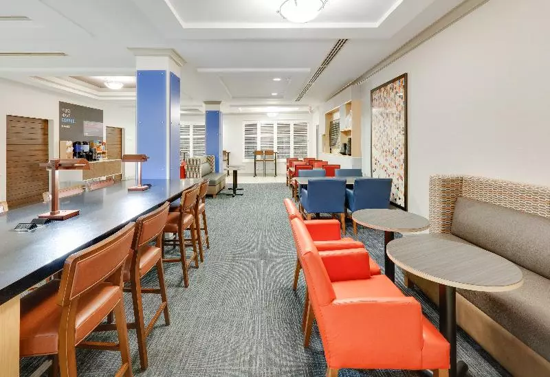 Holiday Inn Express Hotel & Suites Dublin, An Ihg