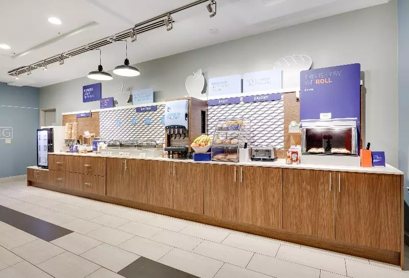 Holiday Inn Express Hotel & Suites Dublin, An Ihg