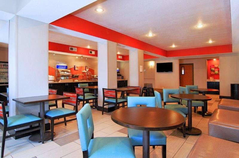 هتل Holiday Inn Express Destin E Commons Mall Area, An Ihg