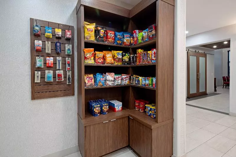 Отель Holiday Inn Express Fresno South, An Ihg