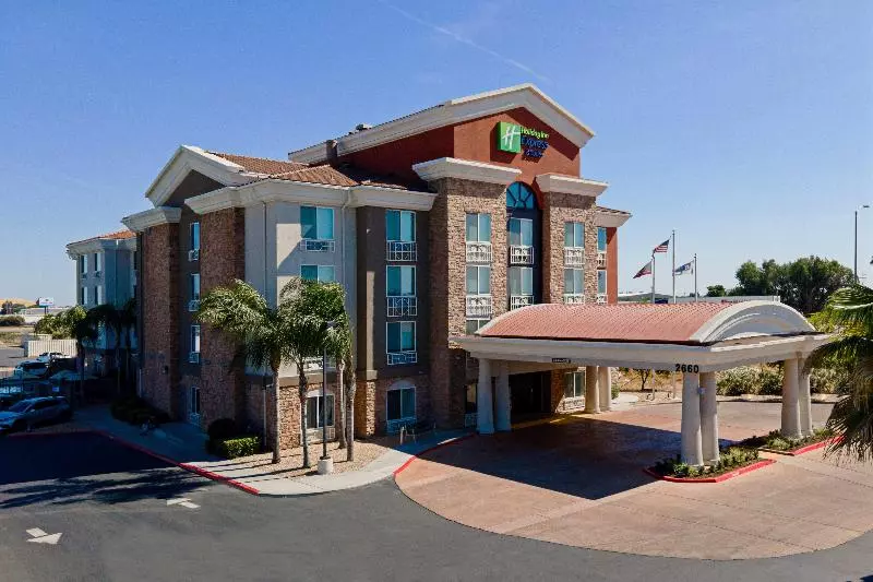 Отель Holiday Inn Express Fresno South, An Ihg