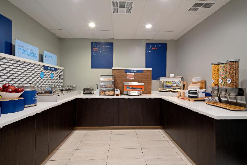 هتل Holiday Inn Express Fresno South, An Ihg