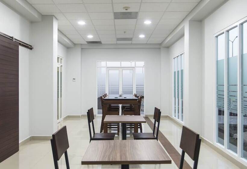 فندق Holiday Inn Express Manzanillo, An Ihg