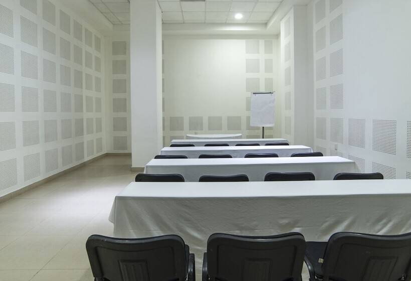 فندق Holiday Inn Express Manzanillo, An Ihg