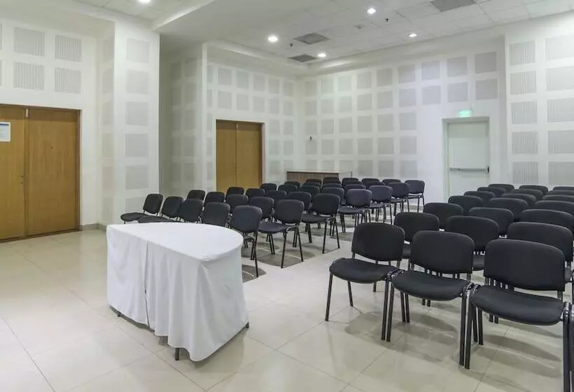 Отель Holiday Inn Express Manzanillo, An Ihg