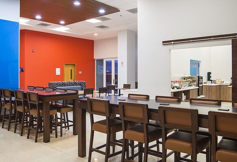 فندق Holiday Inn Express Manzanillo, An Ihg
