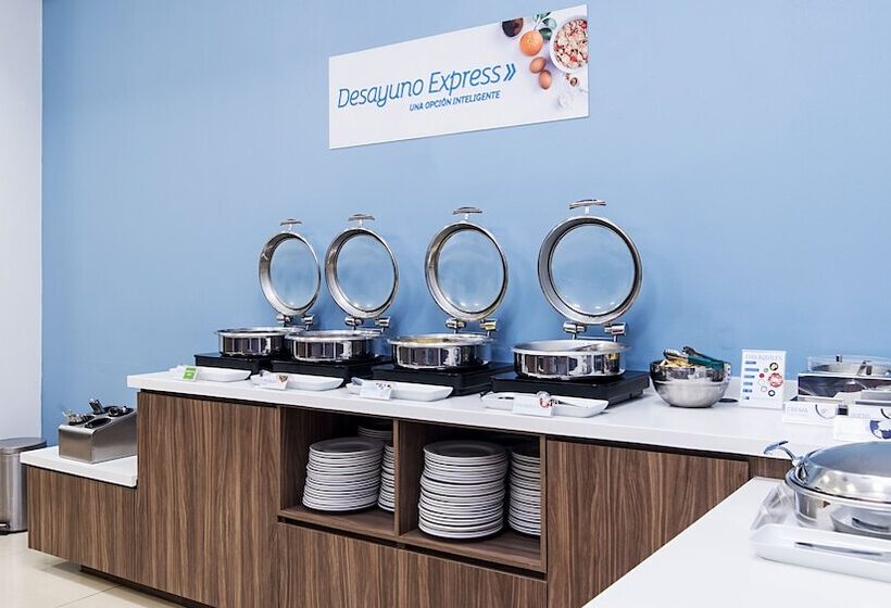 فندق Holiday Inn Express Manzanillo, An Ihg