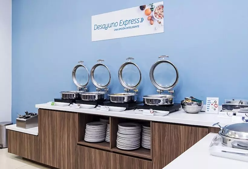 Отель Holiday Inn Express Manzanillo, An Ihg