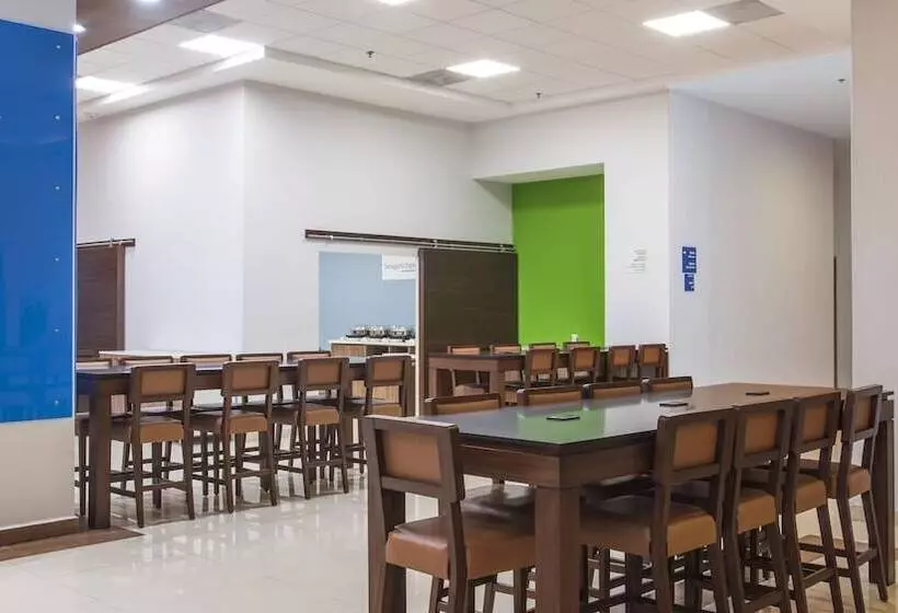 Отель Holiday Inn Express Manzanillo, An Ihg