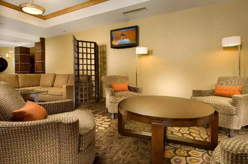 Hotel Holiday Inn Express & Suites Alexandria   Fort Belvoir, An Ihg