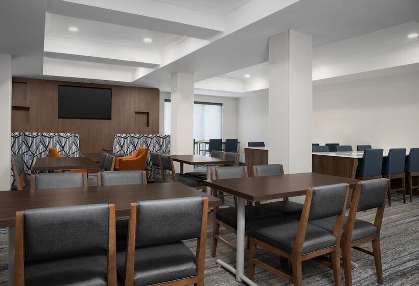 בית מלון כפרי Holiday Inn Express & Suites Alexandria   Fort Belvoir, An Ihg