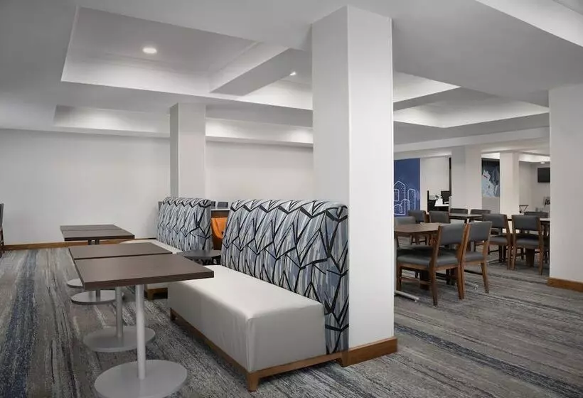 Hotel Holiday Inn Express & Suites Alexandria   Fort Belvoir, An Ihg