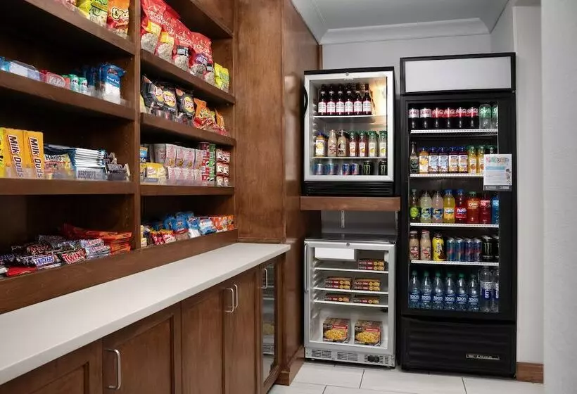 Hotel Holiday Inn Express & Suites Alexandria   Fort Belvoir, An Ihg