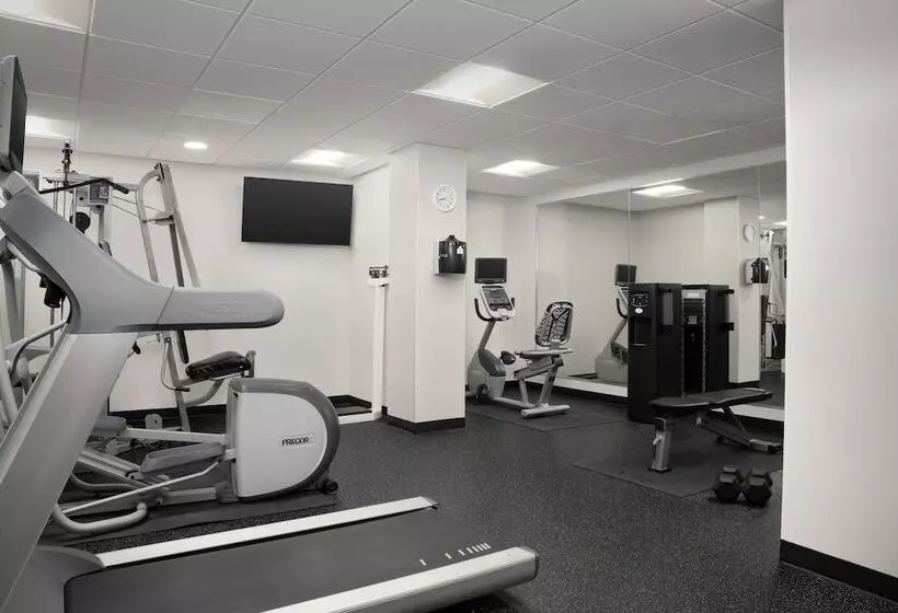 Hotel Holiday Inn Express & Suites Alexandria   Fort Belvoir, An Ihg