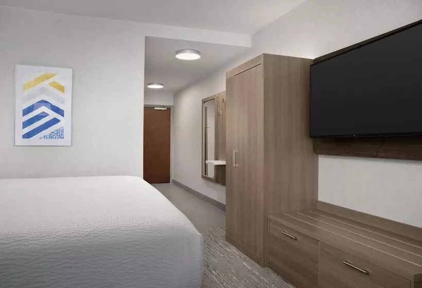 Hotel Holiday Inn Express & Suites Alexandria   Fort Belvoir, An Ihg