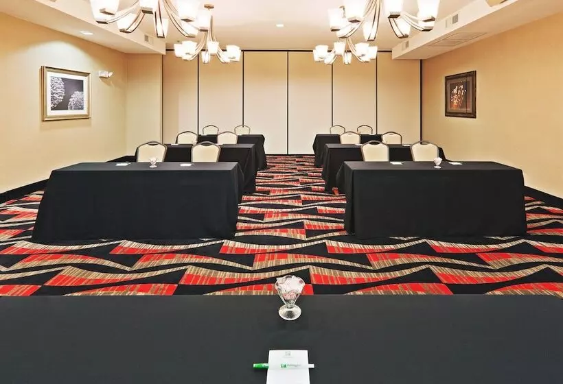ホテル Holiday Inn Oklahoma City Airport