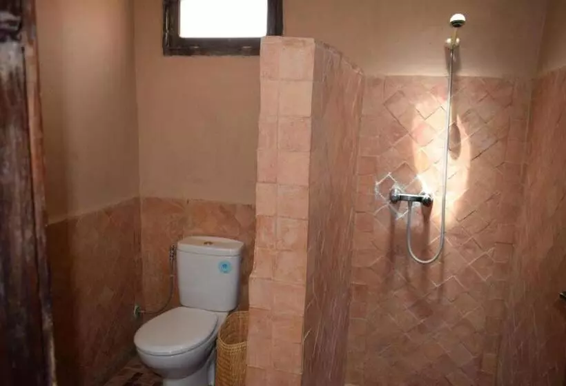 Отель Maison D Hotes La Tour De Toile