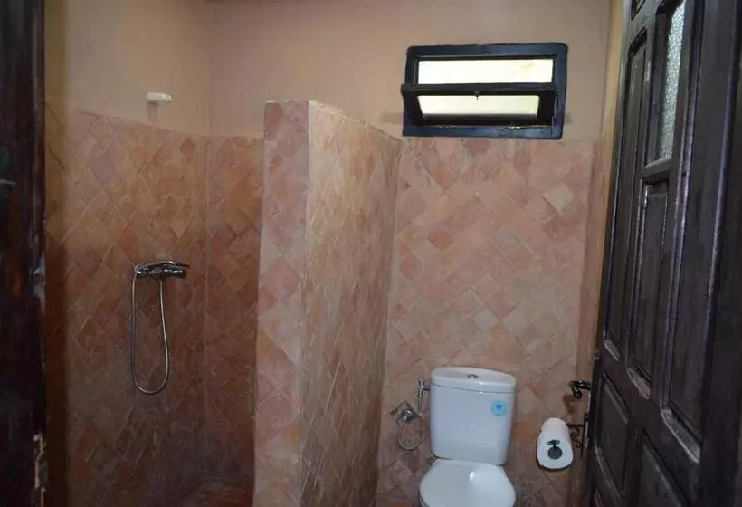 Отель Maison D Hotes La Tour De Toile