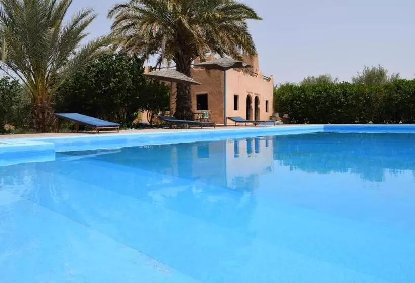 Отель Maison D Hotes La Tour De Toile