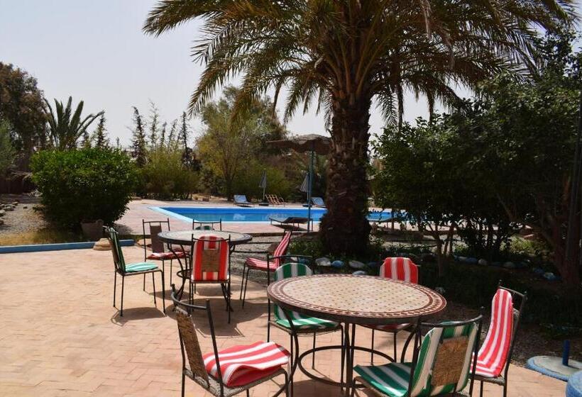 Отель Maison D Hotes La Tour De Toile