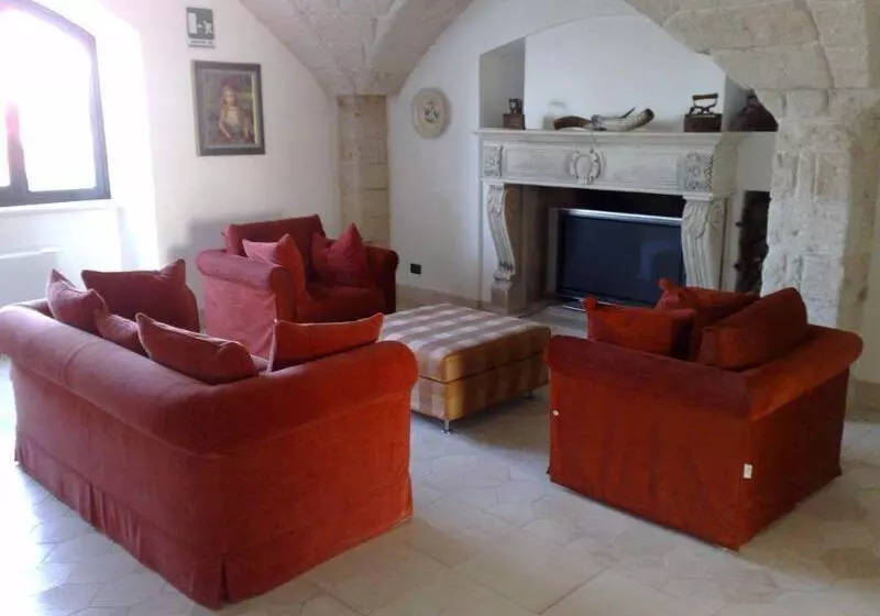 هتل Masseria Relais Del Cardinale