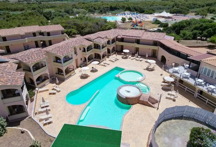 Hotelli Mimose Beach Village