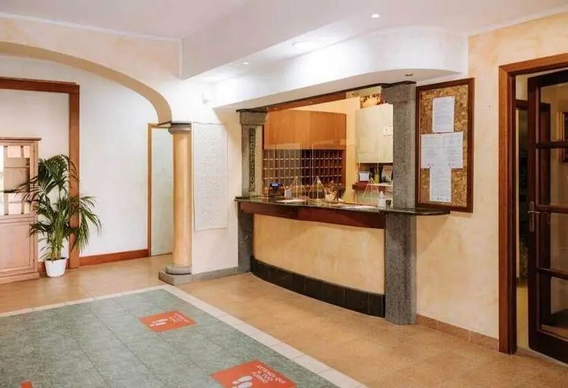 Hotelli Mimose Beach Village