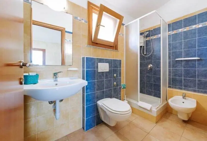 Hotelli Mimose Beach Village