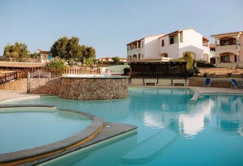Hotelli Mimose Beach Village