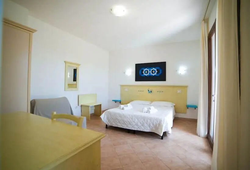 Hotelli Mimose Beach Village