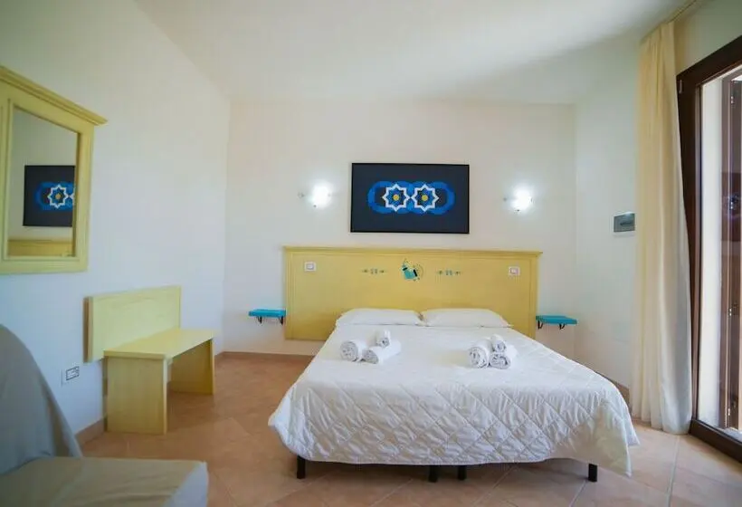 Hotelli Mimose Beach Village
