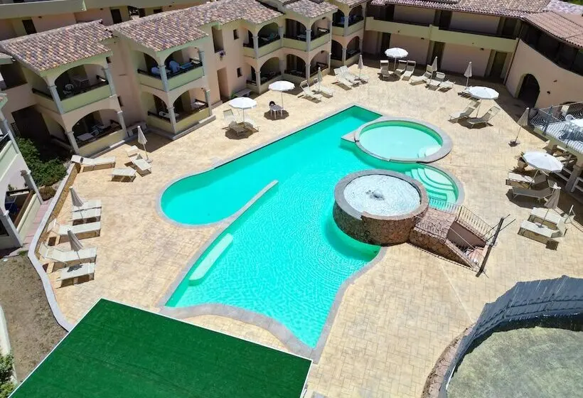 Hotelli Mimose Beach Village