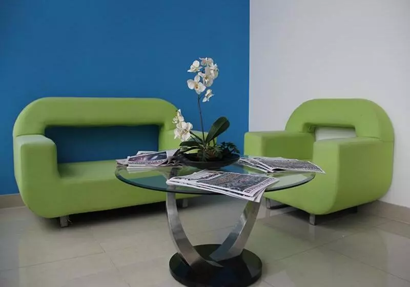 ホテル Misión Express Xalapa Centro